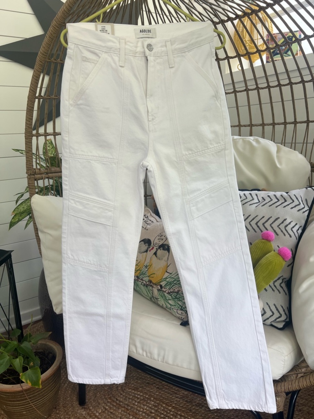 Agolde Cooper cargo jeans in milkshake white size 25.